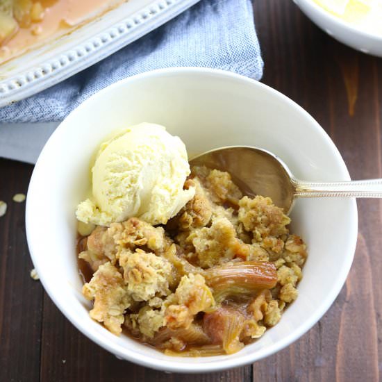 Rhubarb & Ginger Oat Crumble