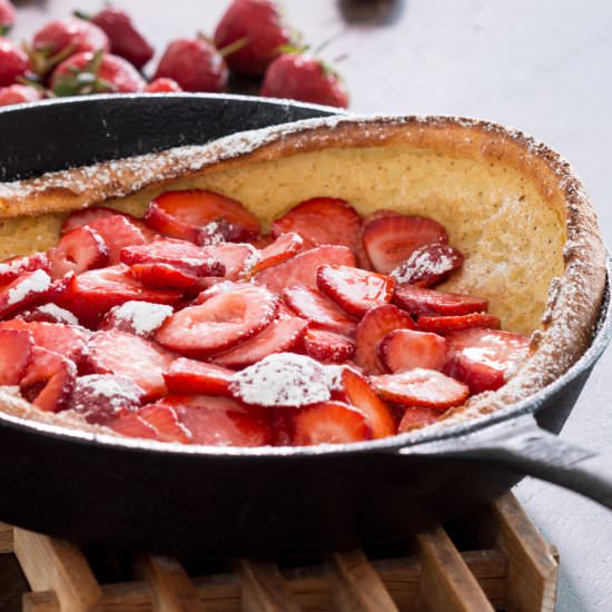 Strawberry Dutch Baby Pancake