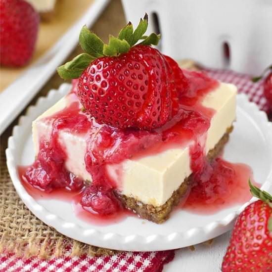 No-Bake Strawberry Cheesecake Bars