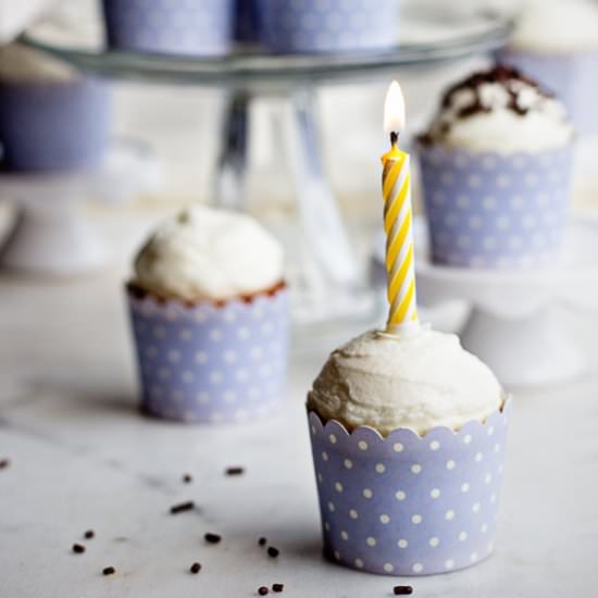 Vanilla Buttermilk Cupcakes