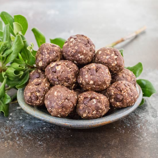 Sunbutter & Chocolate Energy Bites