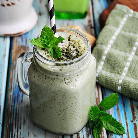 Matcha, Banana, Mango,Kale Smoothie