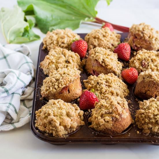 Strawberry Rhubarb Streusel Muffins
