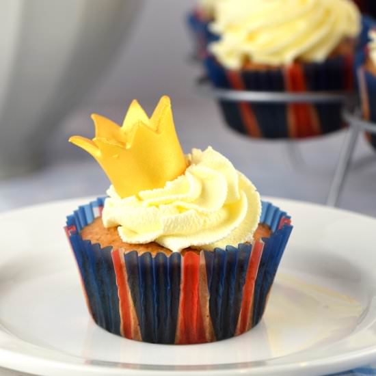 Strawberries & Cream Royal Cupcakes