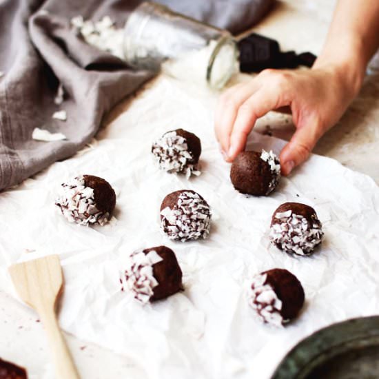 Almond Butter and Chocolate Bites