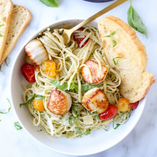 Pesto Linguine with Scallops