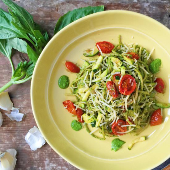 Spaghetti with Kale Pesto & Tomato