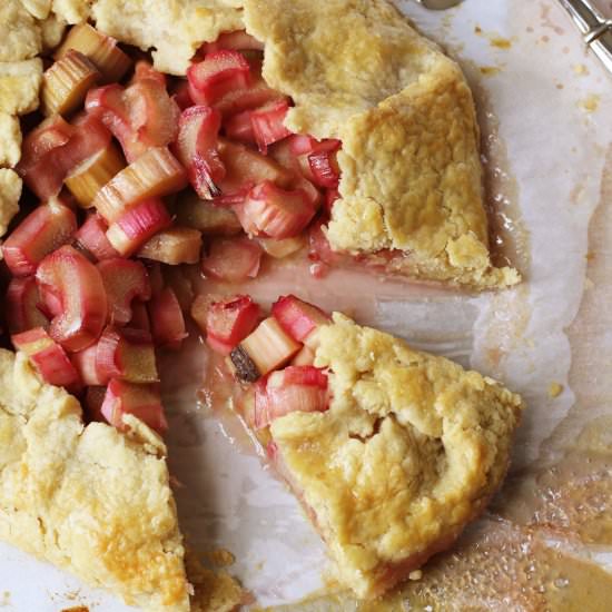 Rhubarb crostata