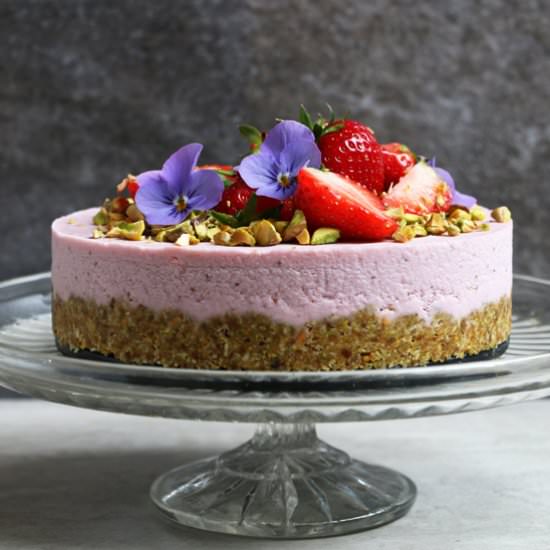 Pistachio Strawberry Raw Cake