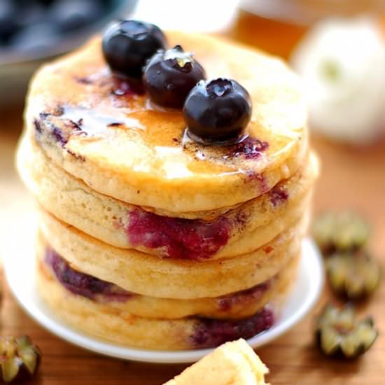 Fluffy Blueberry Pancakes