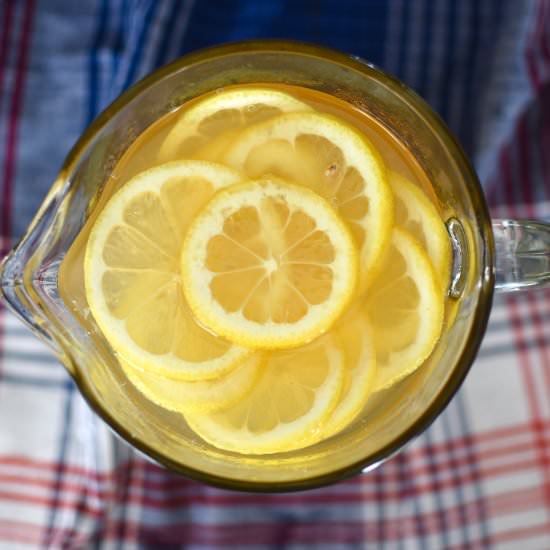 Spiked Caramel Lemonade