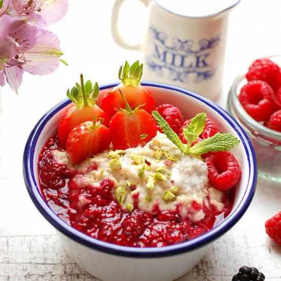 Creamy Porridge with Berry Compote