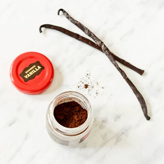 How to Make Homemade Vanilla Powder