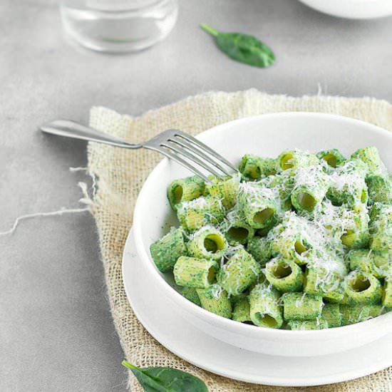 Pasta with Spinach Ricotta Pesto
