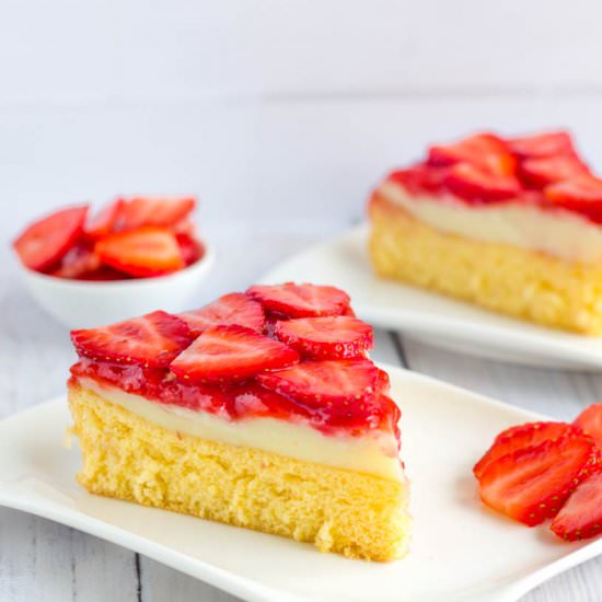 Strawberry Sponge Cake