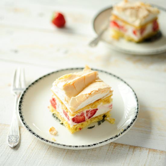 Strawberry Cheesecake with Meringue