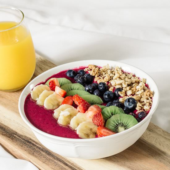 Pitaya Smoothie Breakfast Bowl