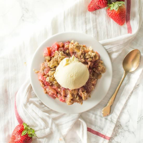 Strawberry Rhubarb Crumble