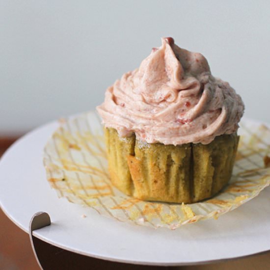 Matcha Cupcakes & Red Bean Frosting