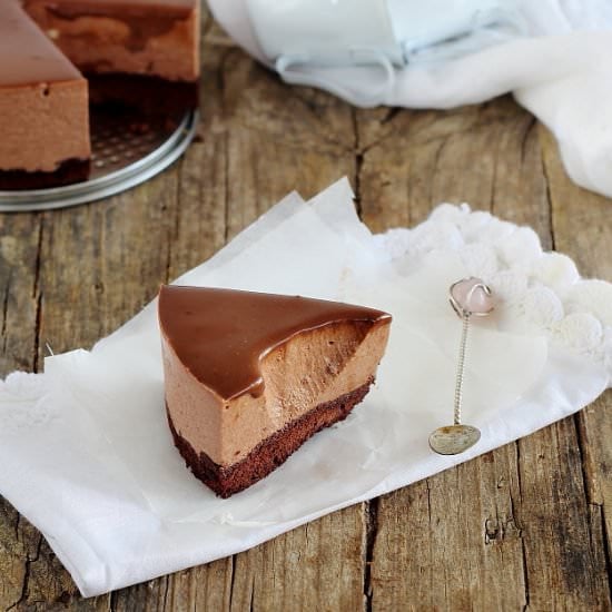 Yogurt mousse and chocolate cake