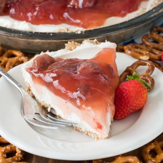Strawberry Pretzel Salad Pie
