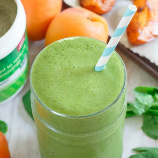 Roasted Apricot Green Smoothie