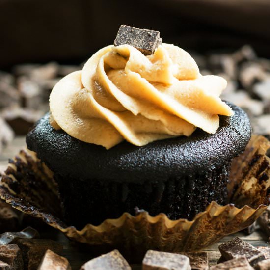 Dark Chocolate Cupcakes & PB Icing