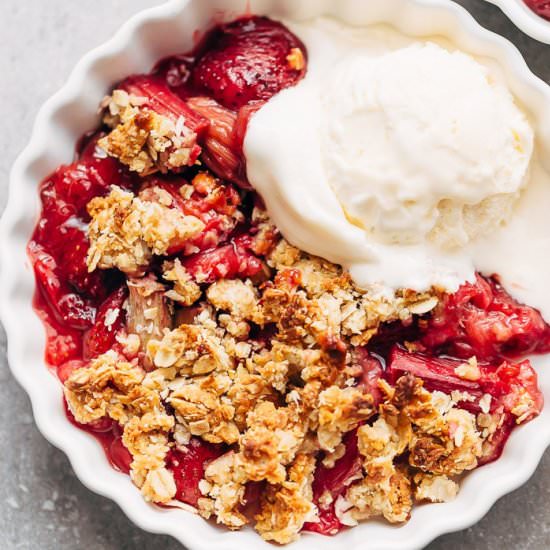 Strawberry Rhubarb Crisp
