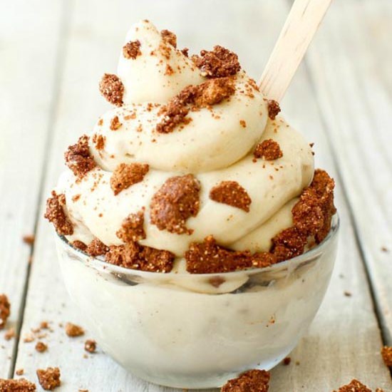 Healthy Cookies and Cream Ice Cream