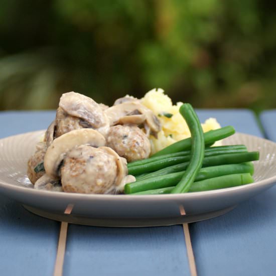 Meatballs in Creamy Mushroom Sauce