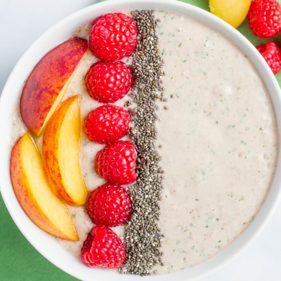 Peach raspberry smoothie bowl