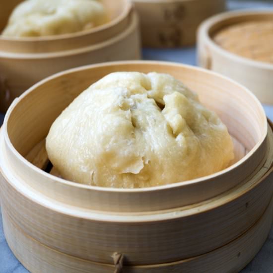 Siopao with Meatballs Filling