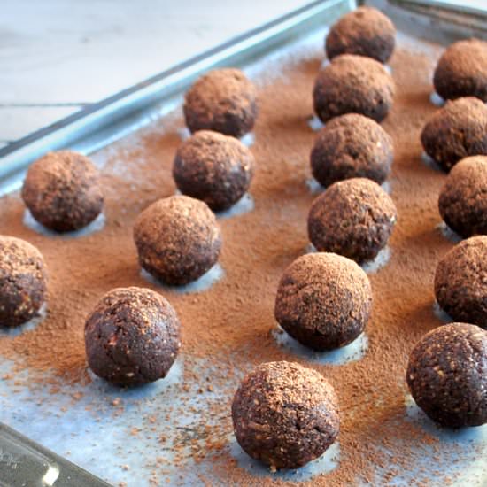 No Bake Chocolate Energy Bites