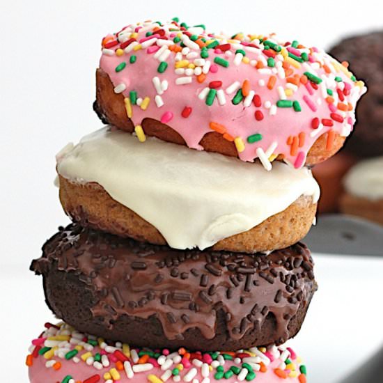 2-Ingredient Baked Cake Donuts