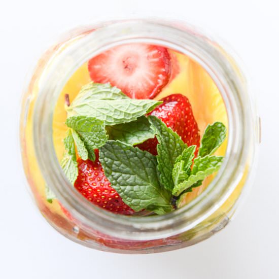 pineapple sangria