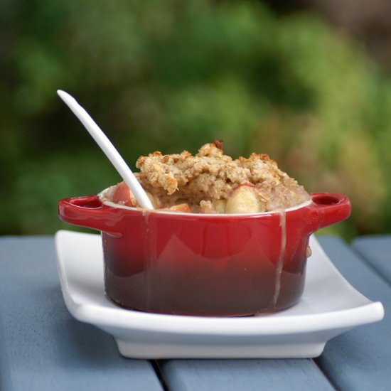 Healthy Vegan Apple Crumble Oatmeal