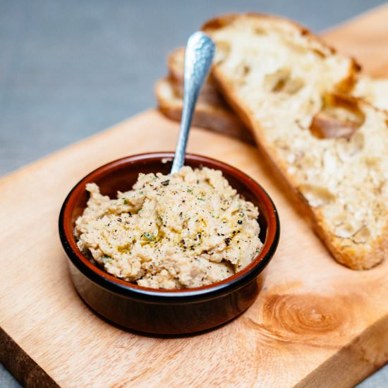 White Bean Crostini
