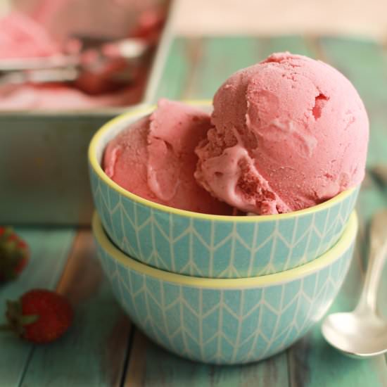 No-Churn Vegan Strawberry Ice Cream