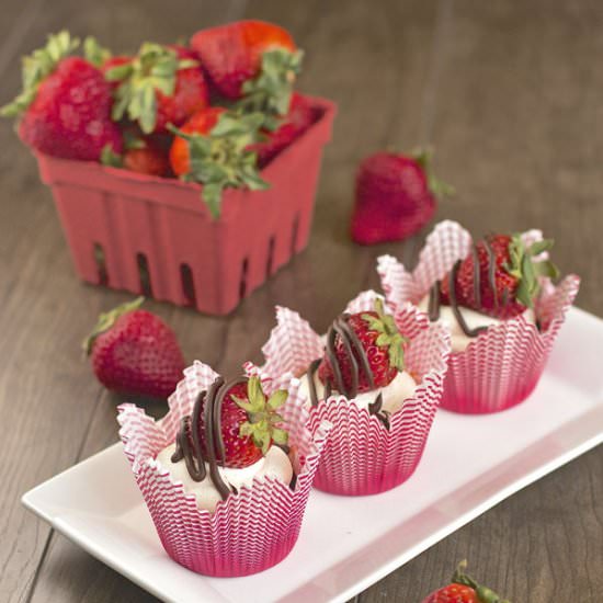 Chocolate Cupcakes w/ Strawberries