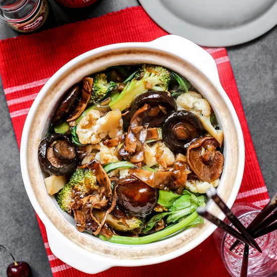 Mixed Vegetables &Squid in Claypot