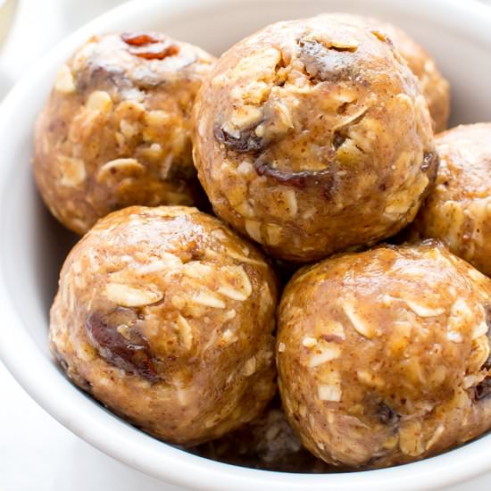 No Bake Oatmeal Raisin Bites (V+GF)