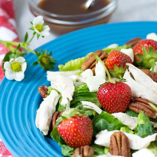 Strawberry Chicken Pecan Salad