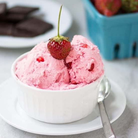 Maple Strawberry Ice Cream