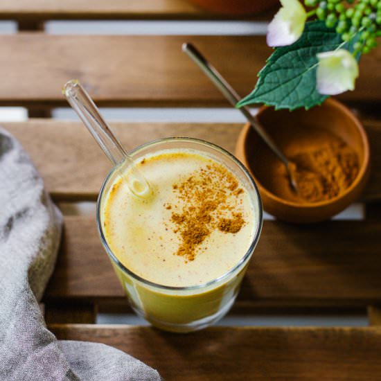 Creamy Turmeric Milkshake