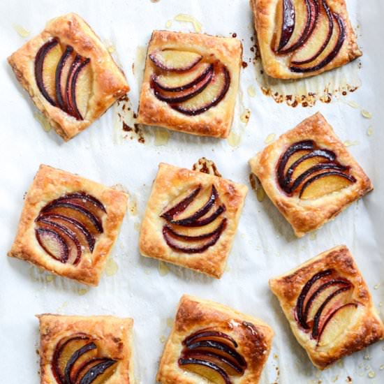 Black plum tarts
