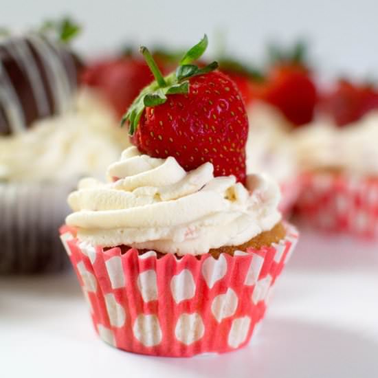 Strawberry & Cream Cupcakes