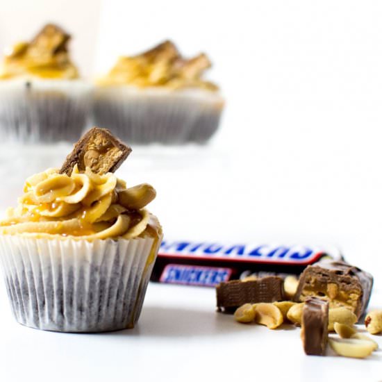 Snickers Cupcakes