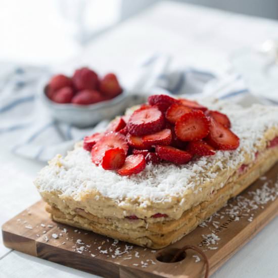 No-bake Strawberry Raffaello Cake