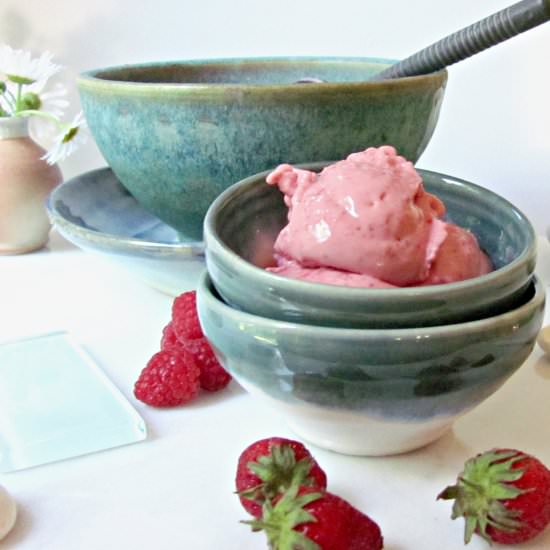 Berry “Cheesecake” Frozen Yogurt