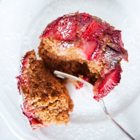Simple vegan strawberry muffins